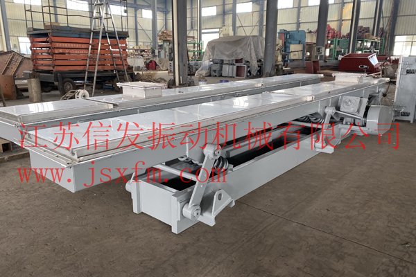 慣性振動(dòng)輸送機(jī)(連桿式振動(dòng)輸送機(jī))優(yōu)勢特點(diǎn)